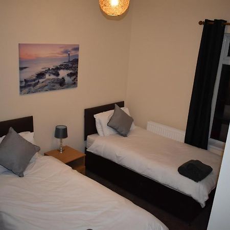 Seventy Seven Apartment Gainsborough Bagian luar foto