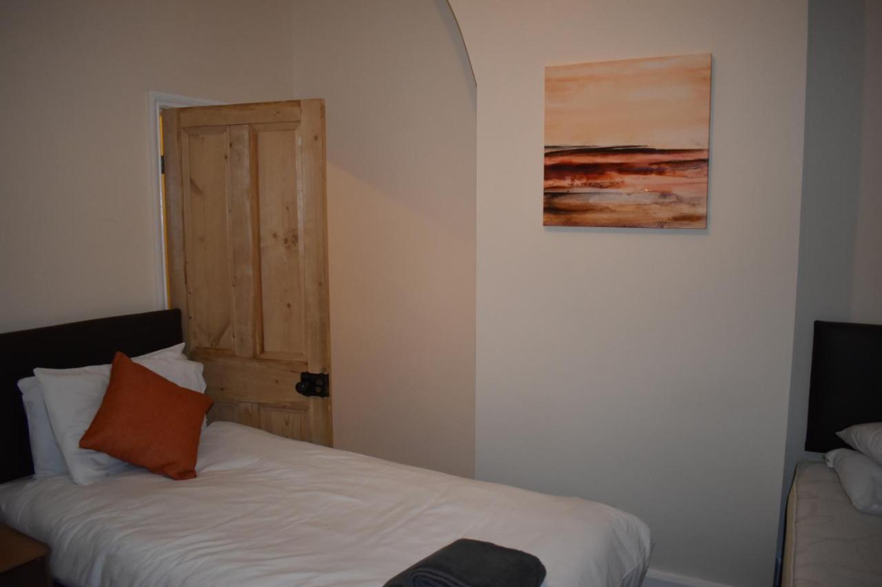 Seventy Seven Apartment Gainsborough Bagian luar foto
